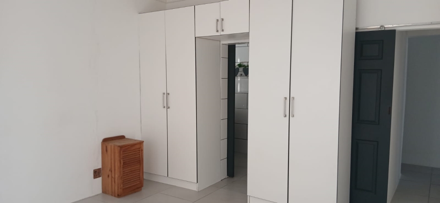 To Let 4 Bedroom Property for Rent in Hopefield Western Cape